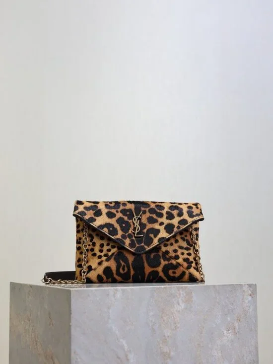 Saint Laurent leopard print envelope chain bag - Picture 2 of 9